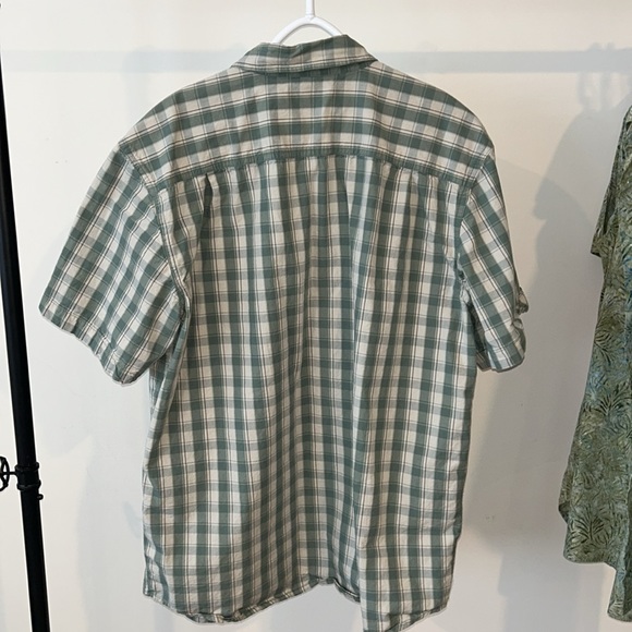 Carhartt plaid short sleeve button up - Picture 3 of 4